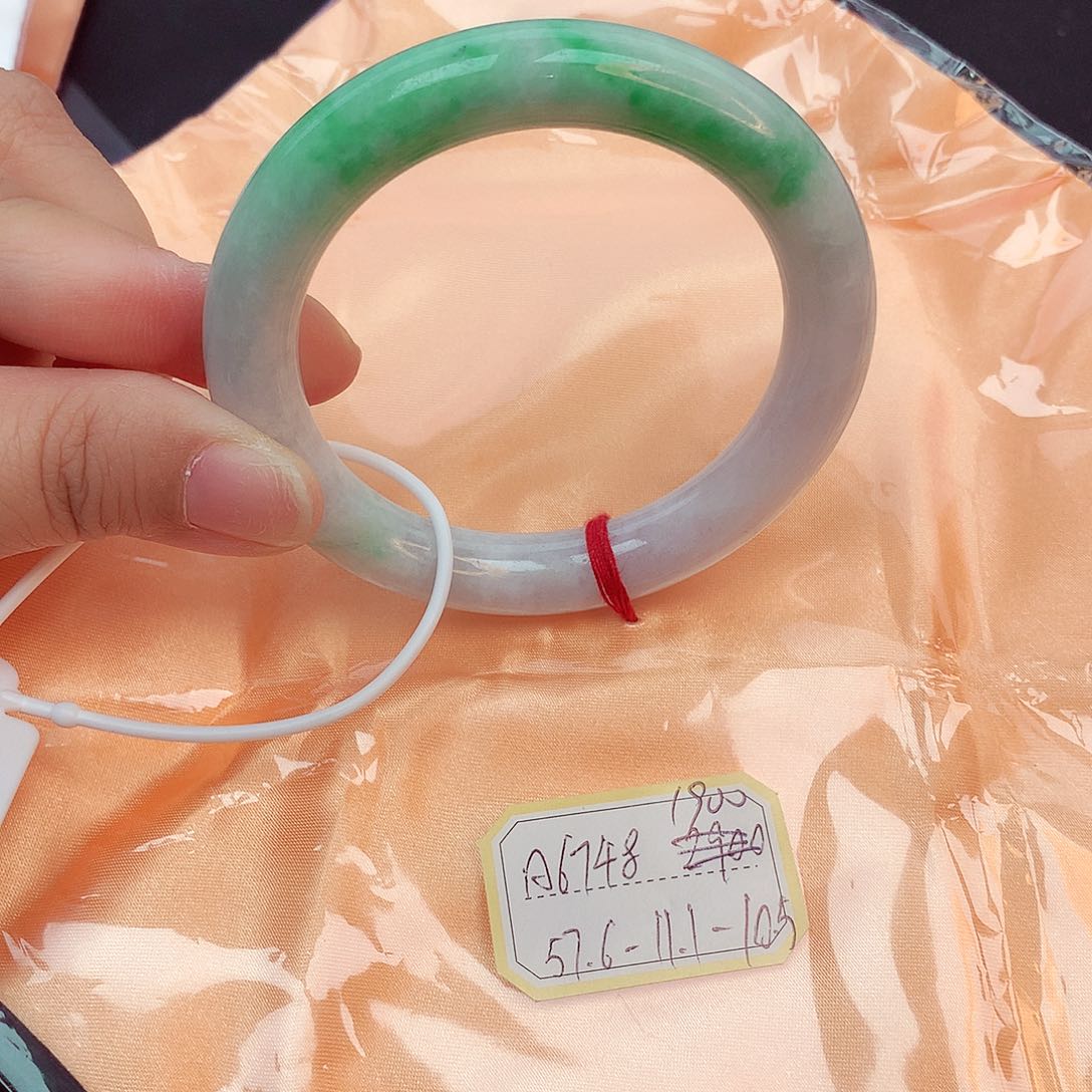 翡翠手镯未镶嵌天然缅甸翡翠A货