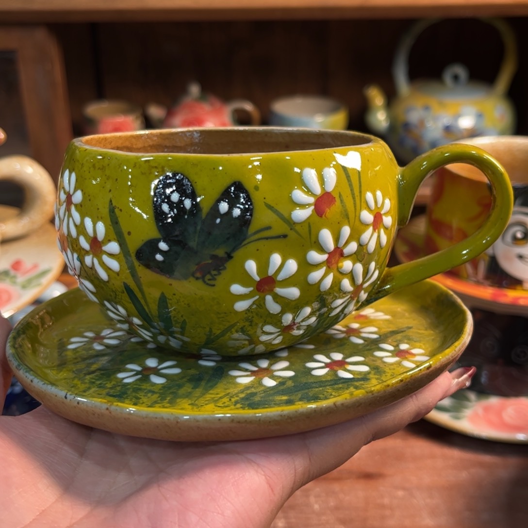 瓷片红红火火过大年