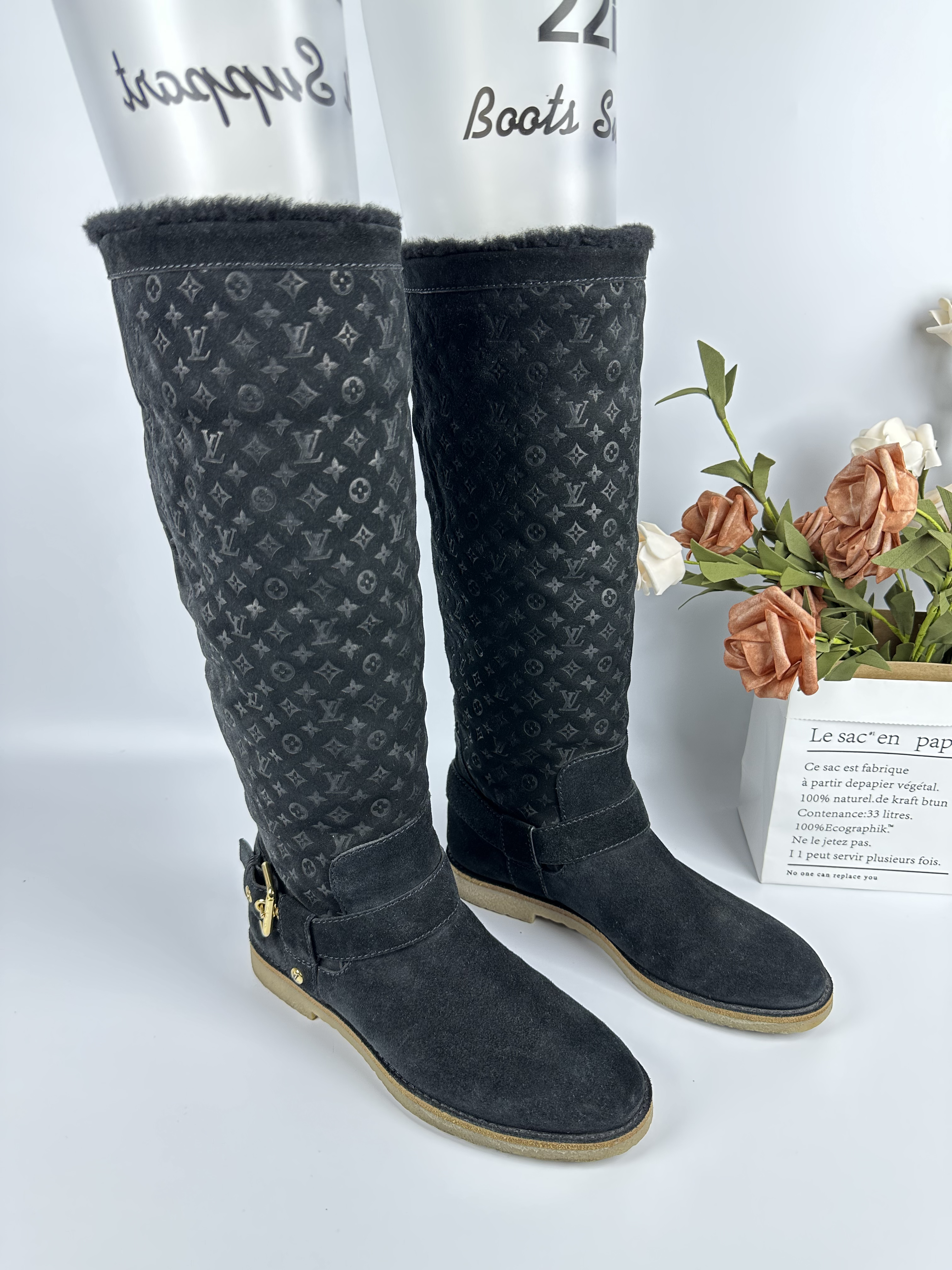 95新 LouisVuitton/路易威登 37码/98新/LV 满印抓绒高筒靴