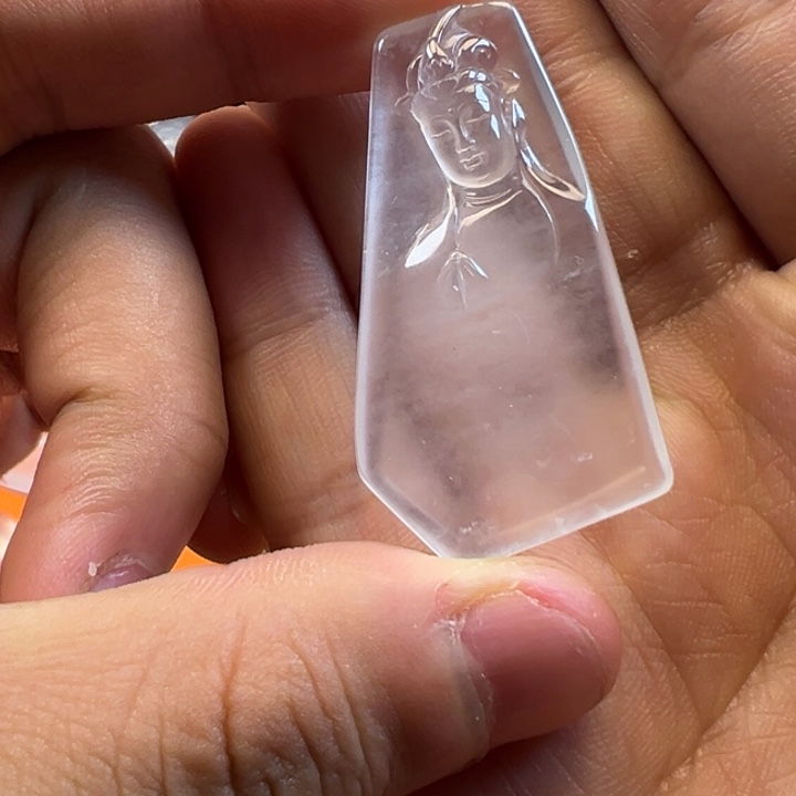 石英质玉未镶嵌颈饰