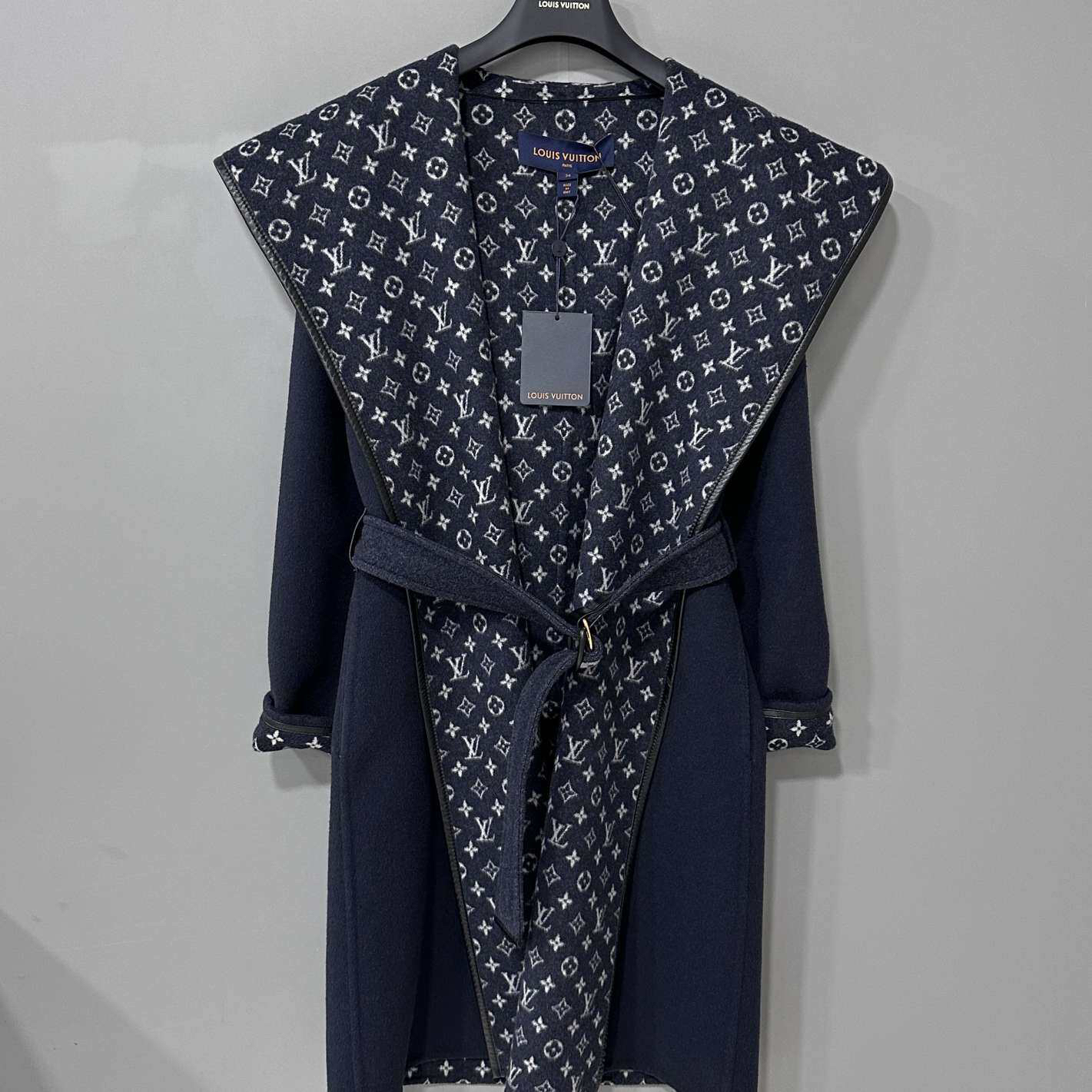 未使用 LouisVuitton/路易威登 老花满印浴袍大衣/34码/60946