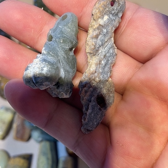 皇***茶岫岩河磨玉（透闪石质玉）未镶嵌挂件