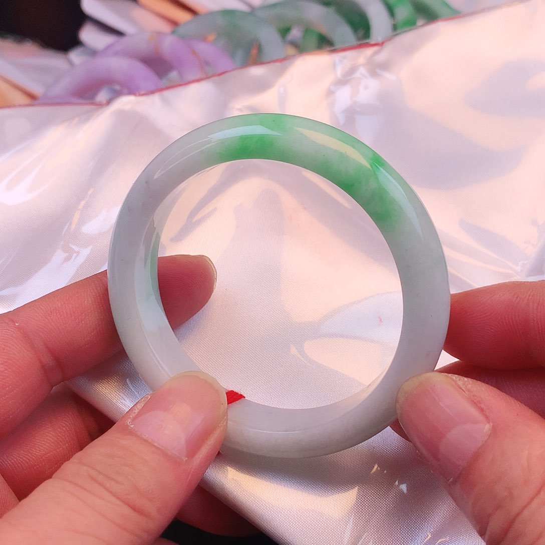 翡翠手镯未镶嵌8468、nnnnn