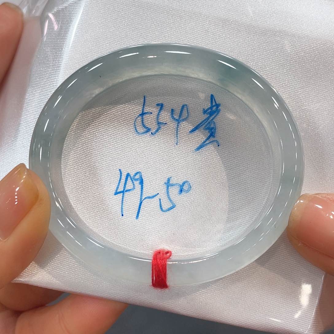 翡翠手镯未镶嵌翡翠手镯