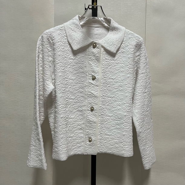 新款精致立体刺绣工艺白纯色短款外套