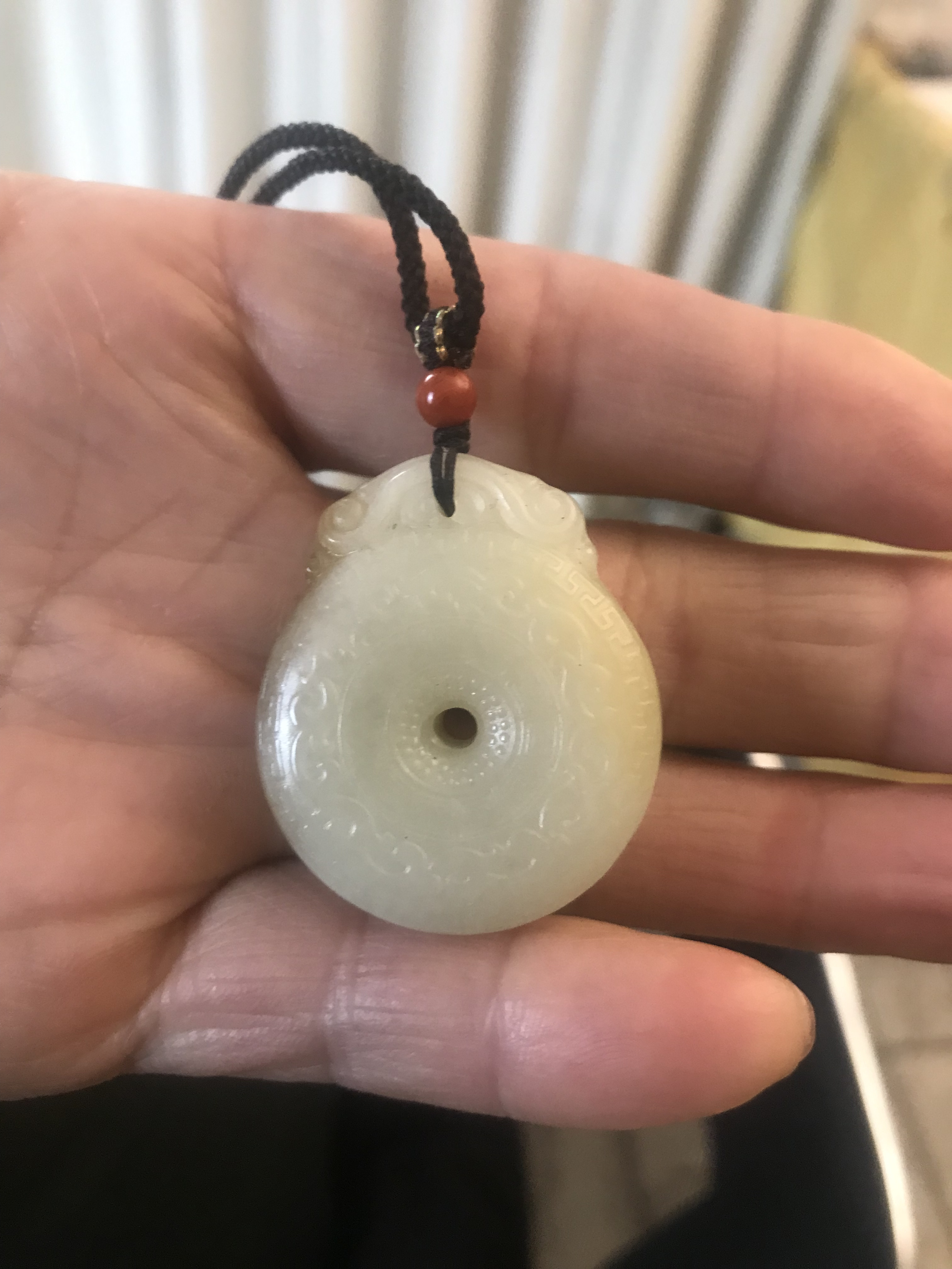 正品和田玉糖白吊坠