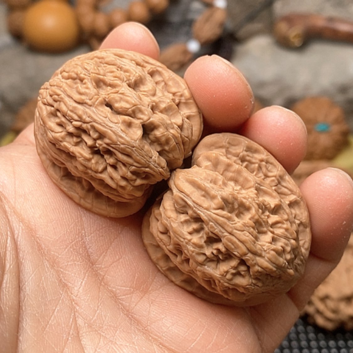 【闪购商品】文玩核桃把件35红宝石