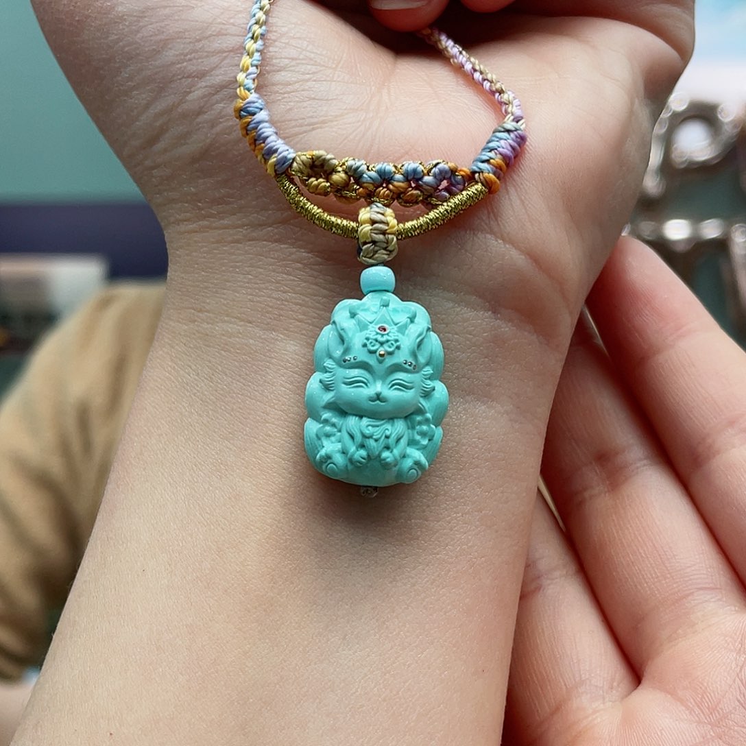 绿松石颈饰未镶嵌小*蛋