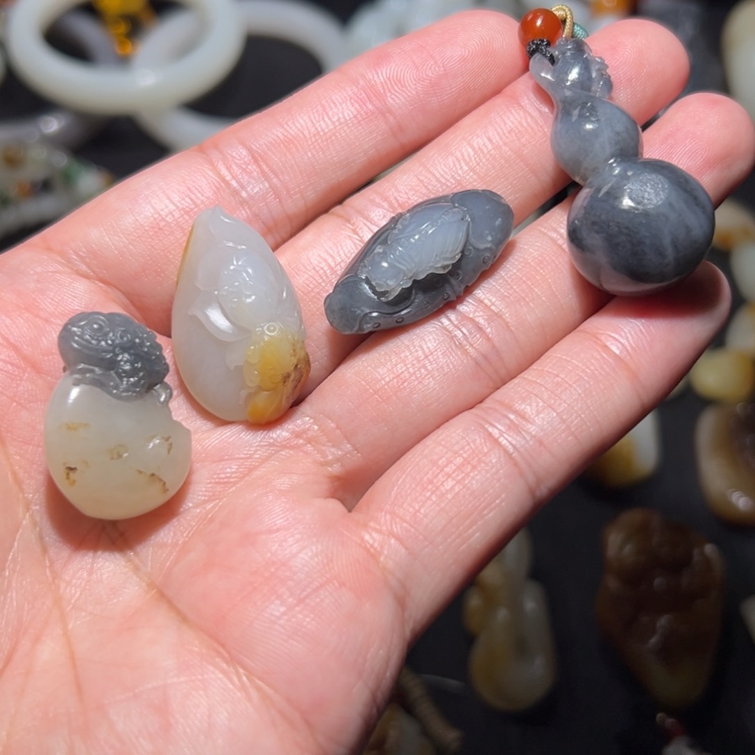 和田玉未镶嵌挂件