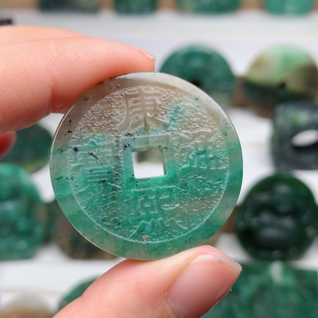 独山玉颈饰未镶嵌