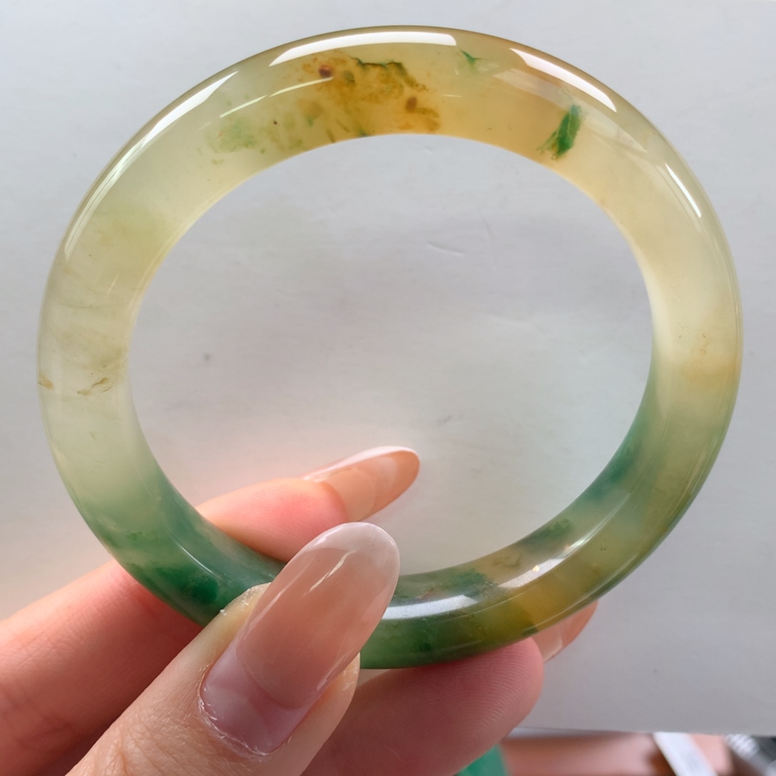 石英质玉未镶嵌手镯