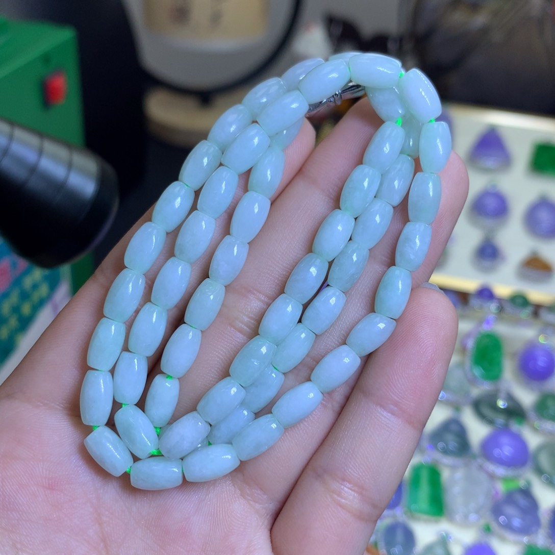 翡翠颈饰未镶嵌翡翠