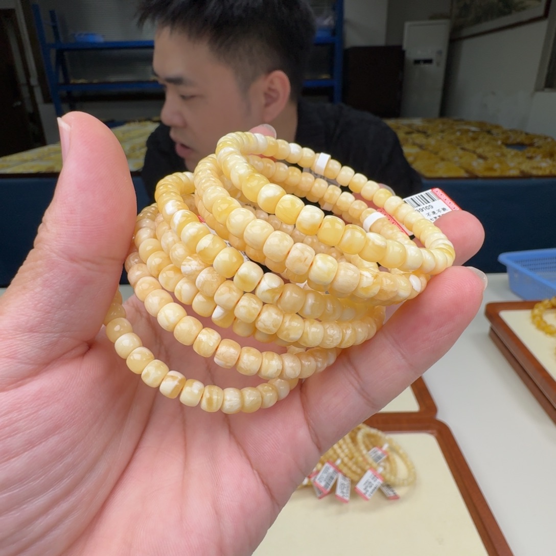 琥珀未镶嵌手链多样性发其一