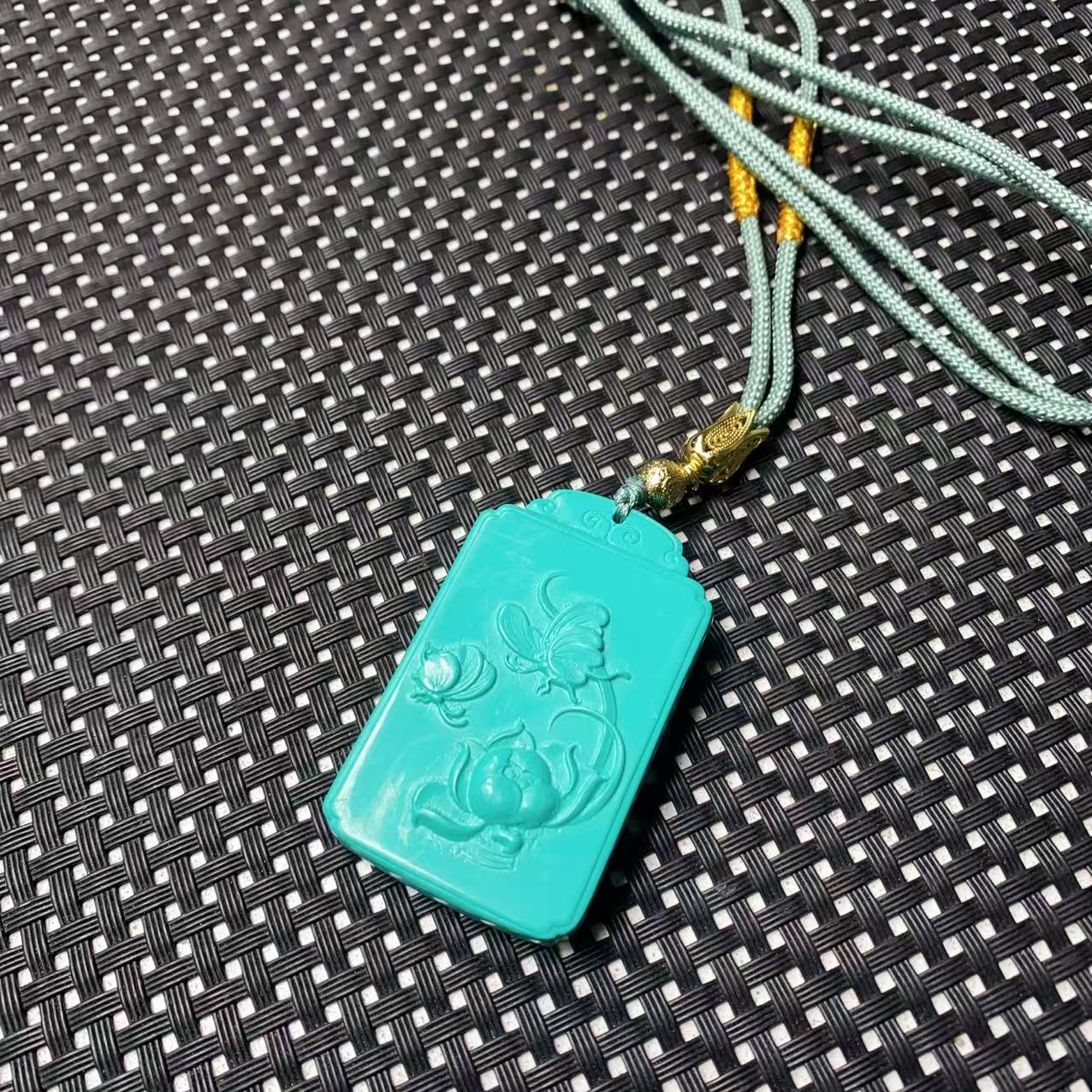 B254绿松花方牌吊坠