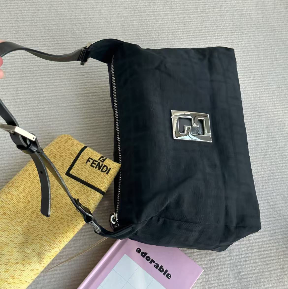 95新 FENDI/芬迪 芬迪帆布腋下单肩包