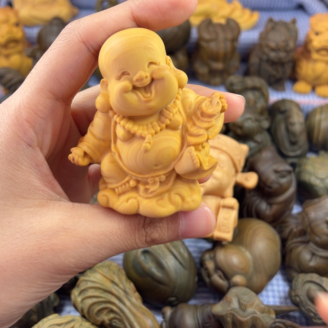 纵****绿檀弥勒黄杨手把件