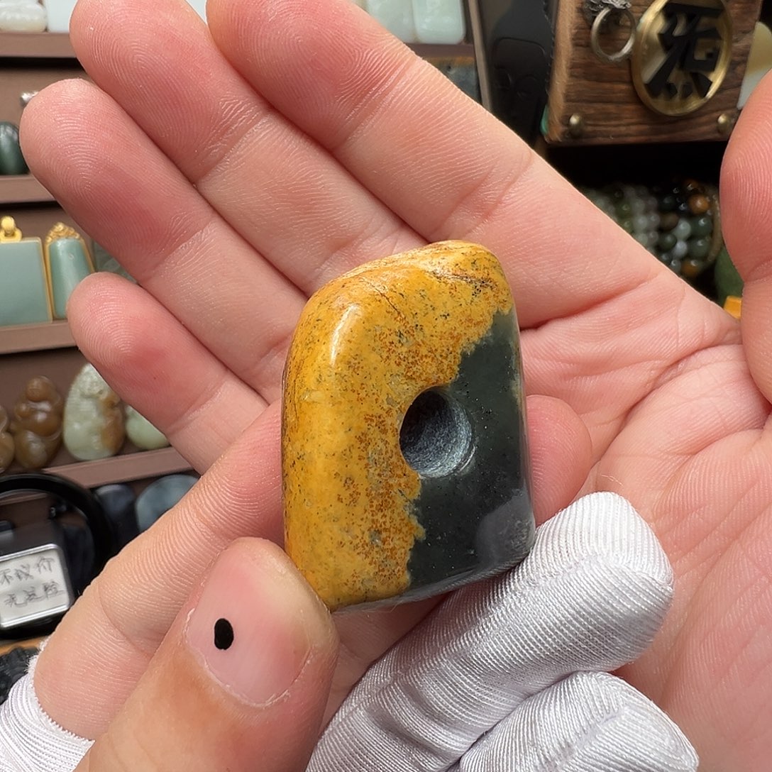 和田玉未镶嵌颈饰河磨玉段树林皮随型平安扣福利20