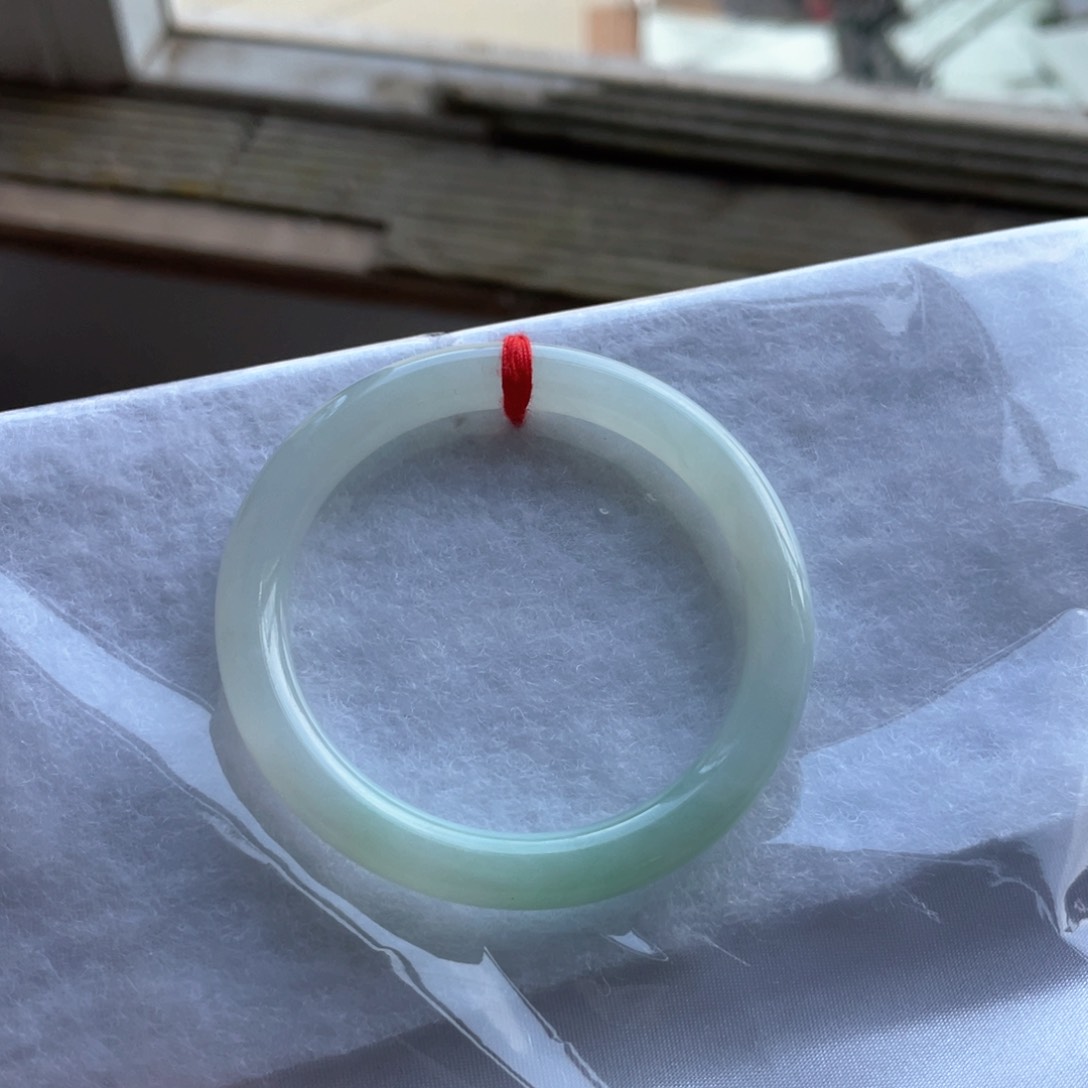 翡翠手镯未镶嵌小圈圆条