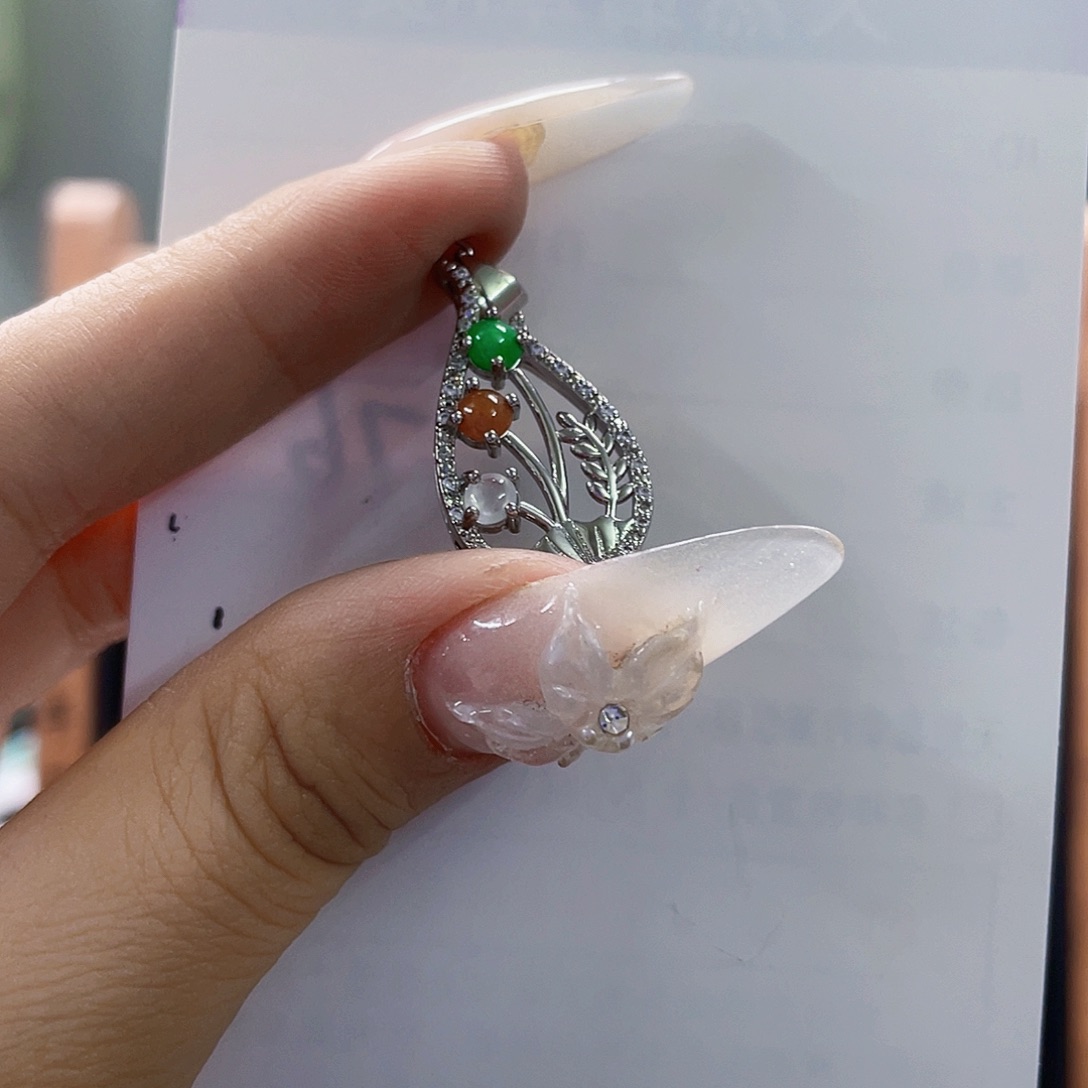 翡翠未镶嵌颈饰天然翡翠Ａ货