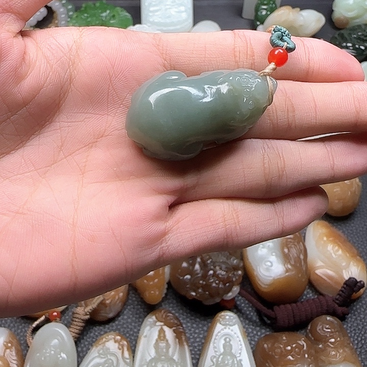 颈饰未镶嵌和田玉