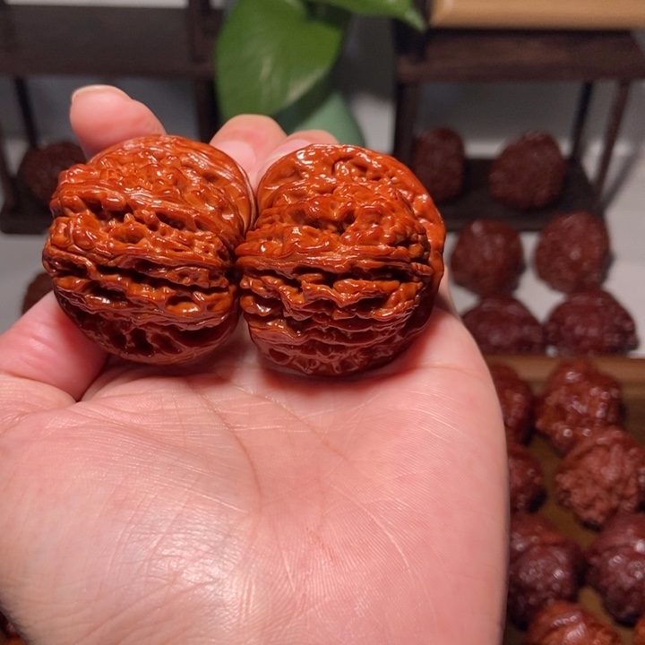 g***b文玩核桃吊坠四座头