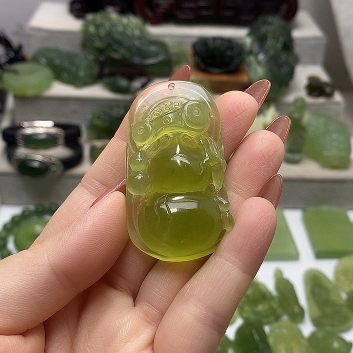 未镶嵌蛇纹石玉挂件