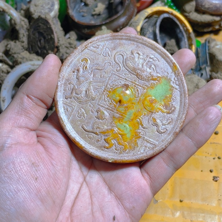 未镶嵌戒指和田玉（糖玉）