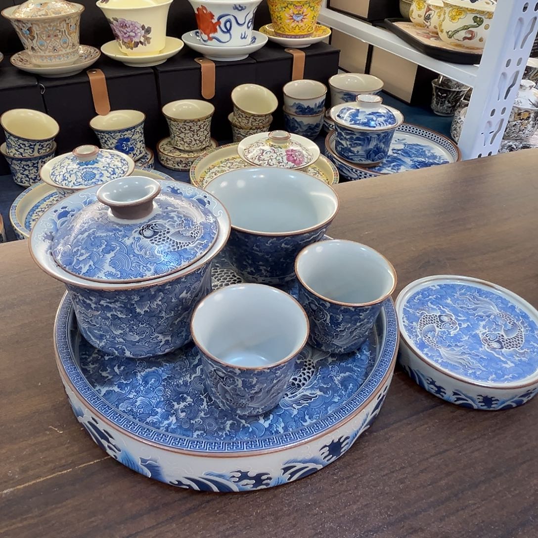 这些盖碗很漂亮！！！！