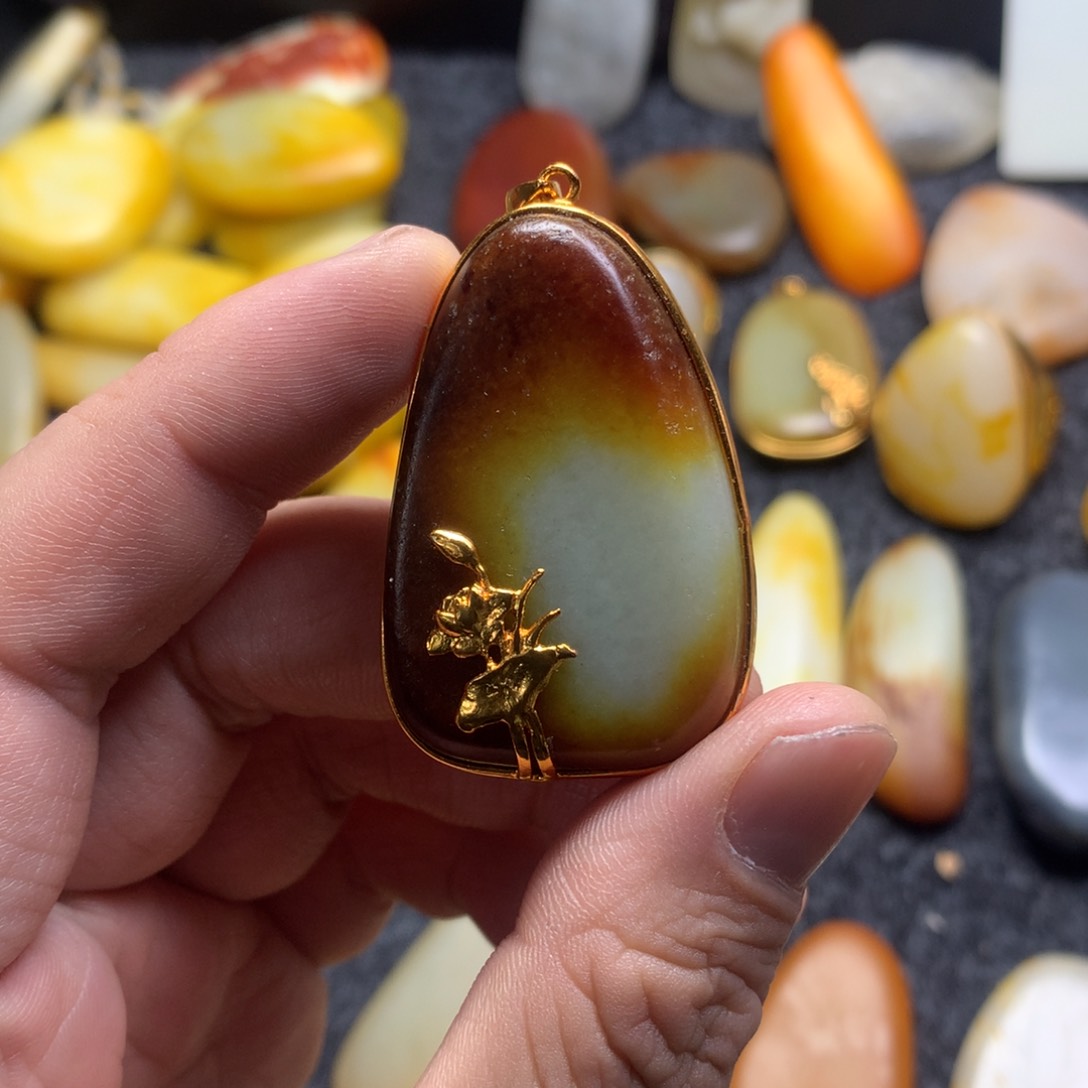 和田玉颈饰未镶嵌