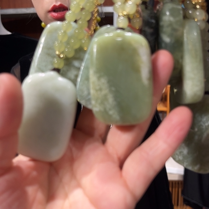 颈饰未镶嵌和田玉