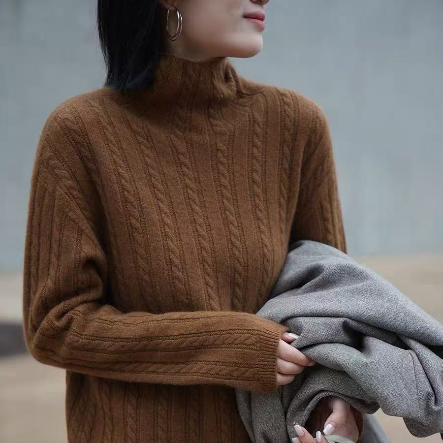 秋冬女士宽松堆堆领立体绞花山羊绒打底衫