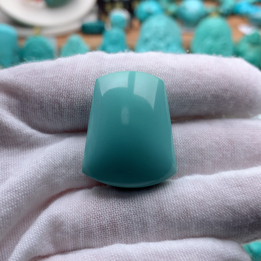 绿松石颈饰未镶嵌