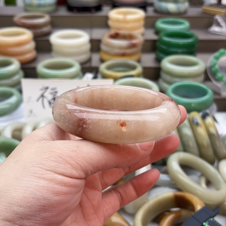 石英质玉手镯未镶嵌小*兽