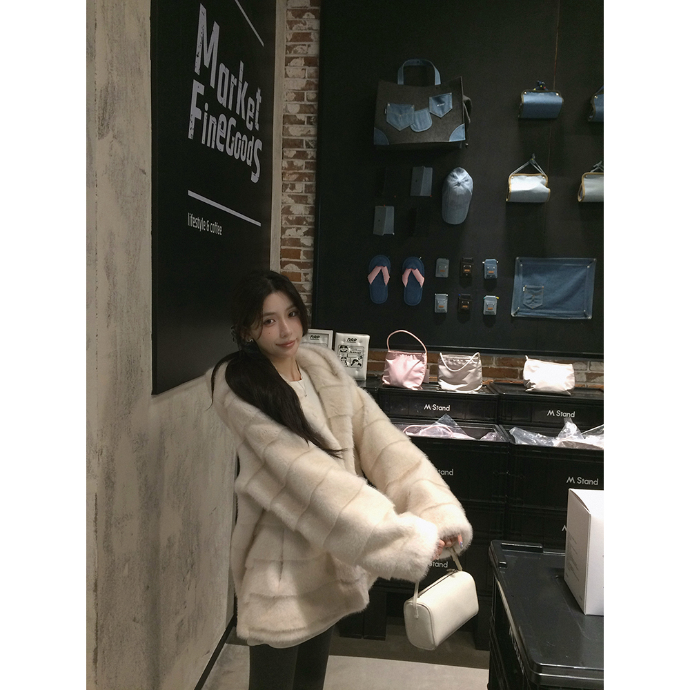 张贝贝 矜奢奶貂 分段式剪花 气质环保貂毛外套