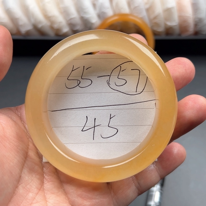 石英质玉（黄龙玉）手镯未镶嵌45