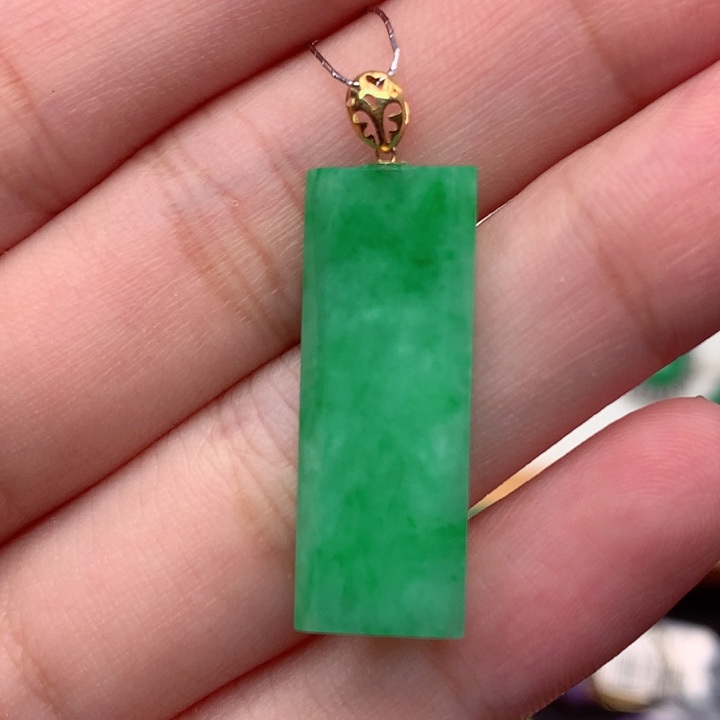 颈饰18K金镶嵌翡翠翡翠