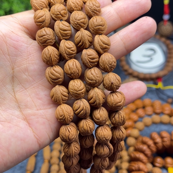 手串桃核玉龙脊脖挂