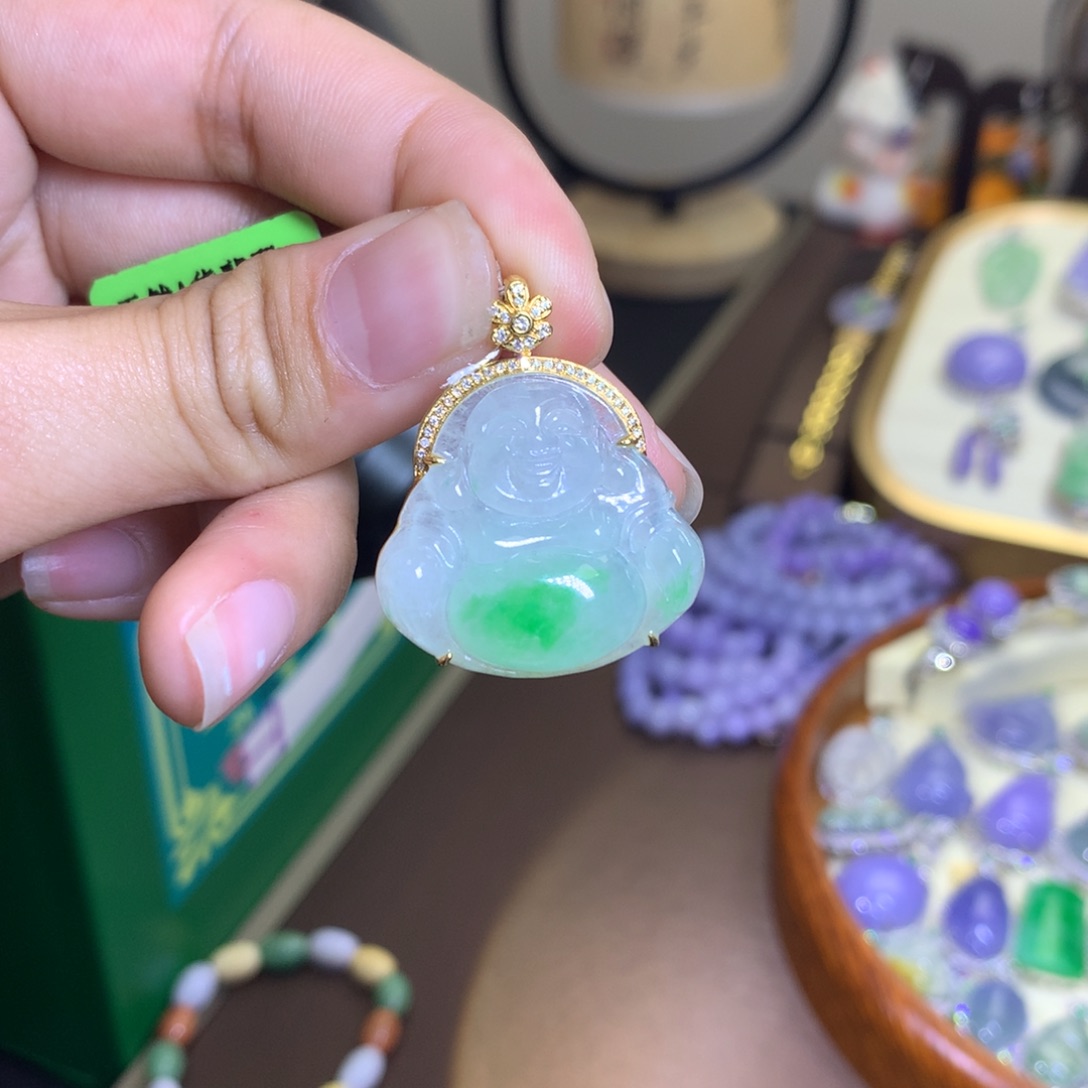 翡翠颈饰18K金镶嵌翡翠