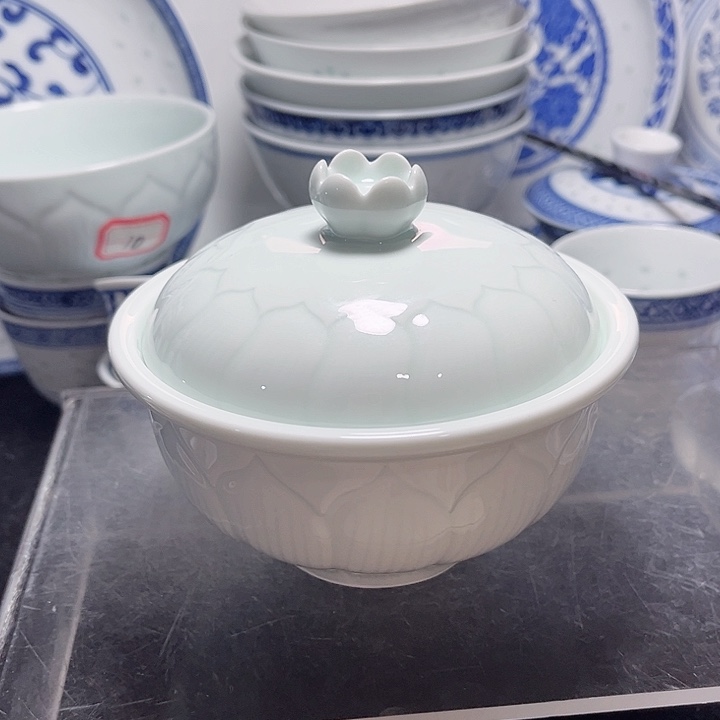 碗隐青雕塑荷花小炖盅