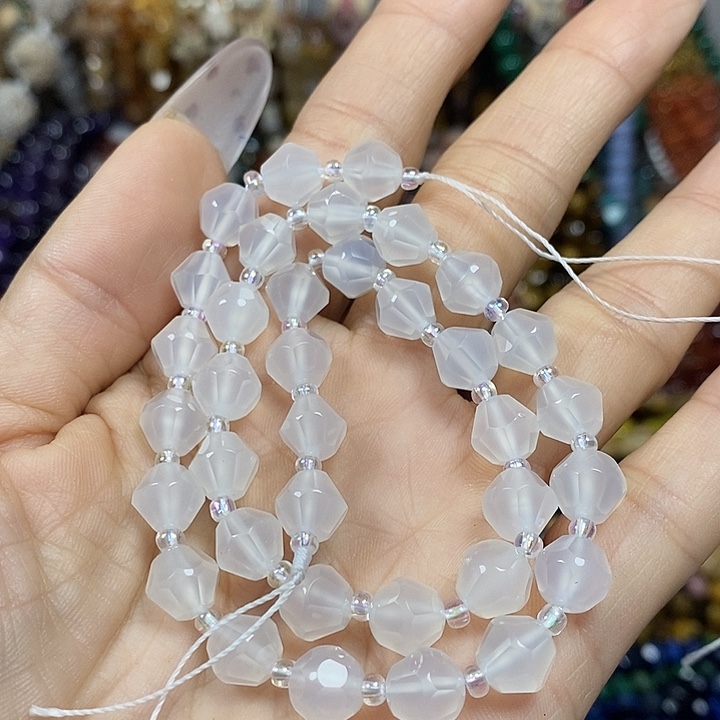 玛瑙/玉髓未镶嵌珠宝半成品白玛瑙卡8mm