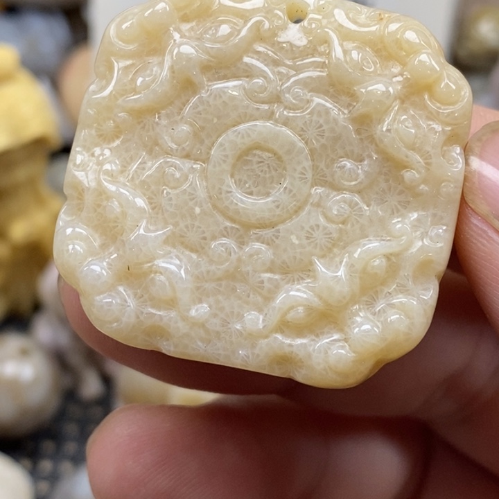 硅化珊瑚（珊瑚玉）未镶嵌颈饰