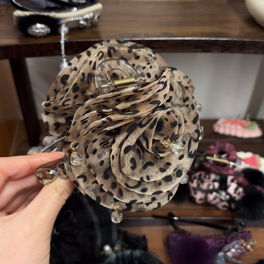 皮质铁合金抓夹夹