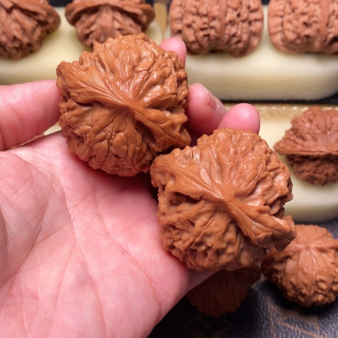 桃核把件龙鼎尺寸51