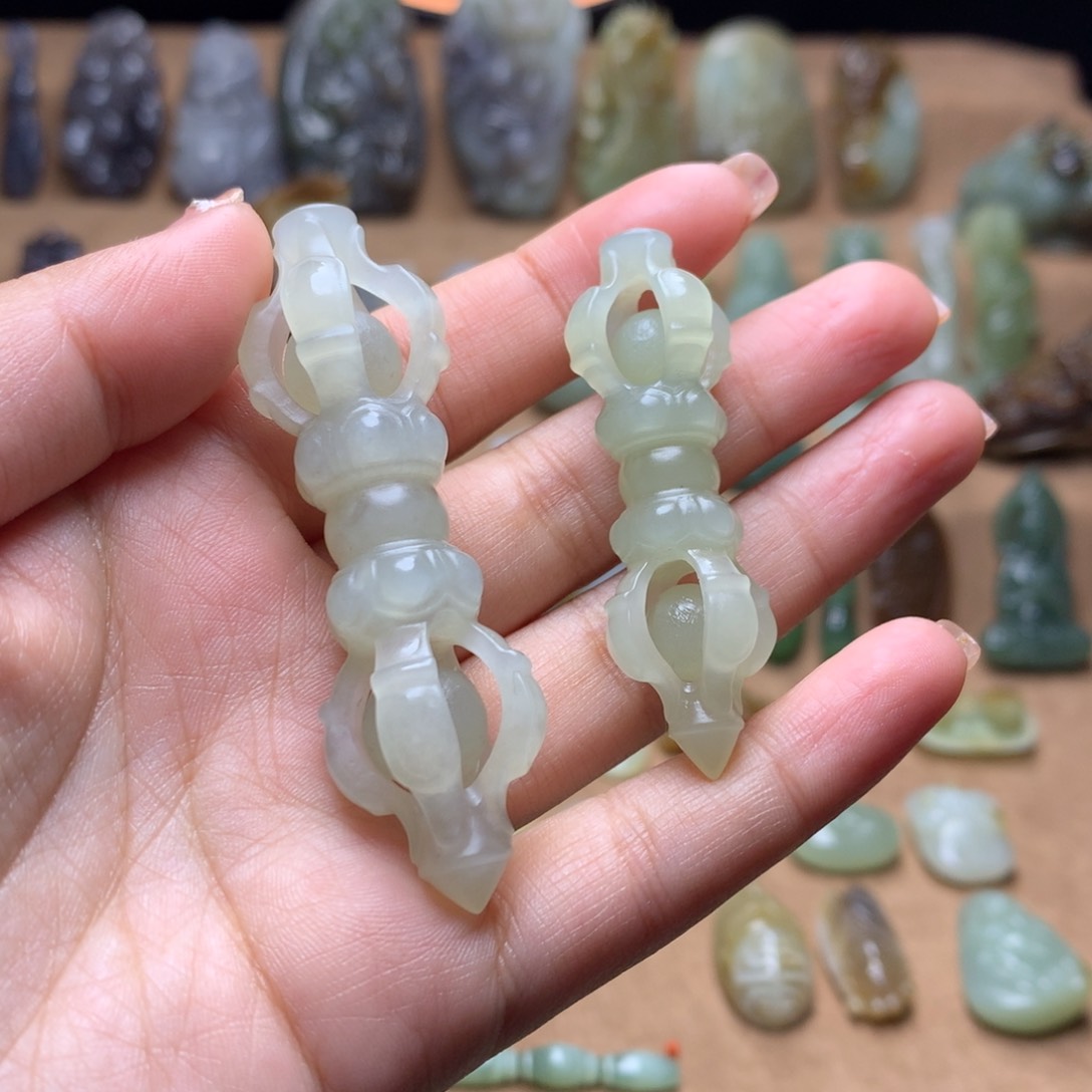 和田玉挂件未镶嵌嘟**娘