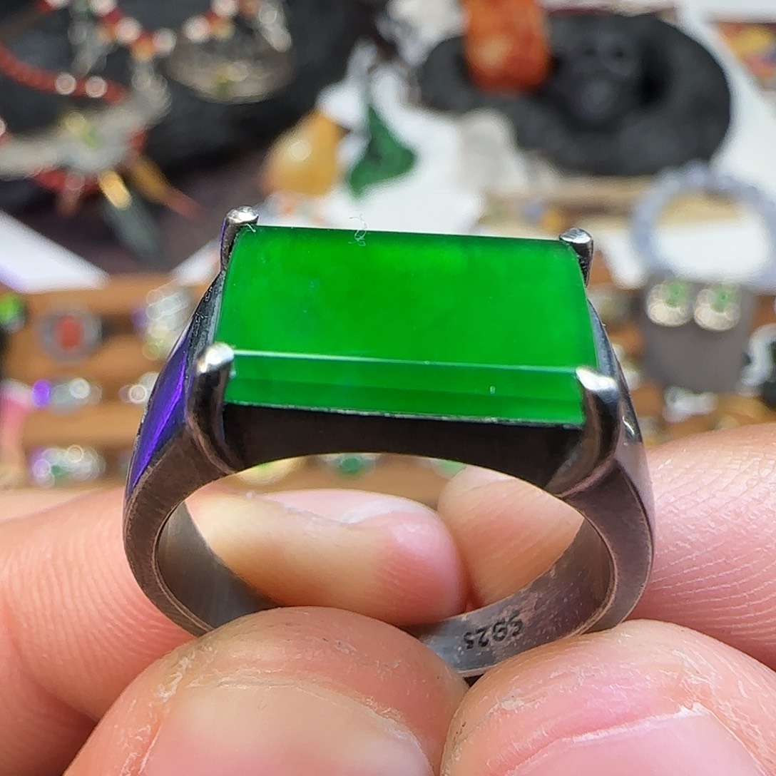 吴***群翡翠银S925镶嵌戒指