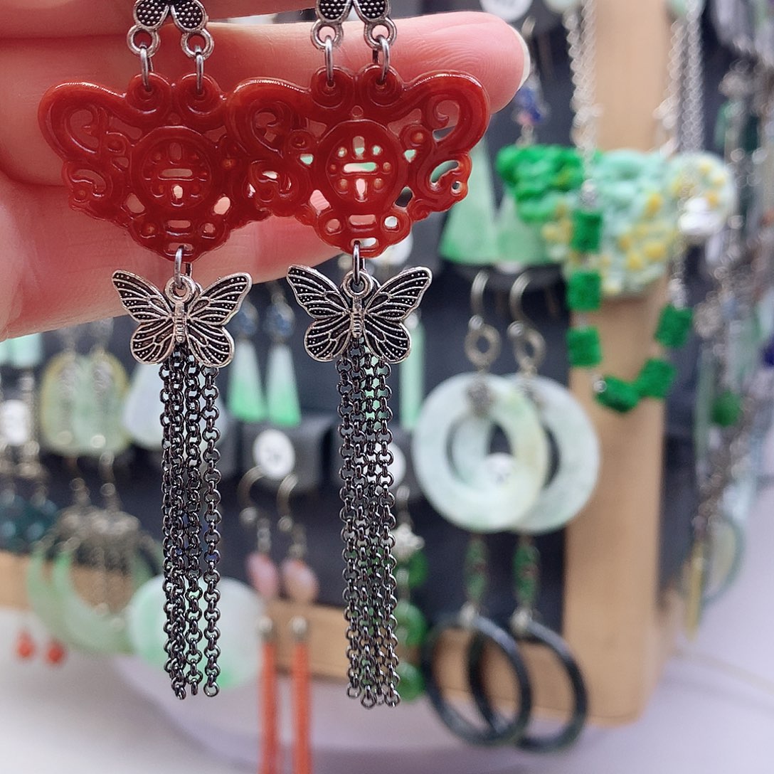 翡翠未镶嵌耳饰精美