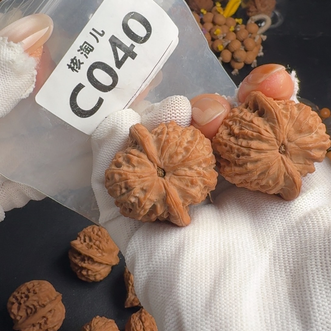 文玩核桃把件37血麒麟C040