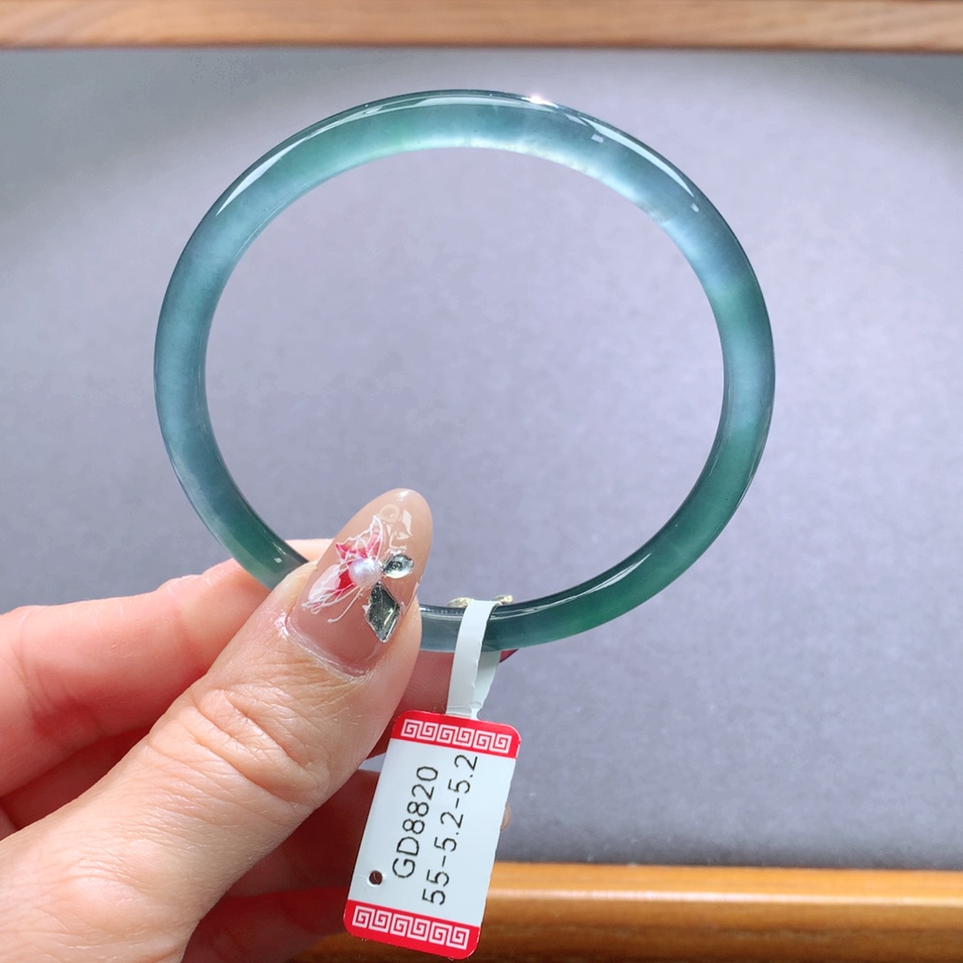 翡翠手镯未镶嵌天然翡翠手镯叮当镯