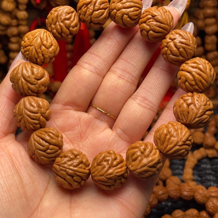 木质类龙纹桃枭手串