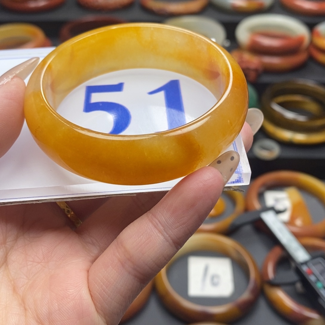 石英质玉（黄龙玉）手镯微瑕未镶嵌